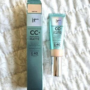 it cosmetics CC+ Natural Matte Foundation with SPF 40 - Light Cool